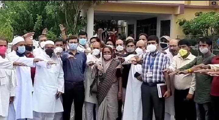 राजगढ़ में एक दिन में 5 हजार लोगों को लगेंगे वैक्सीन, सभी धर्मगुरुओं व समाज के अध्यक्षो ने ली शपथ 
