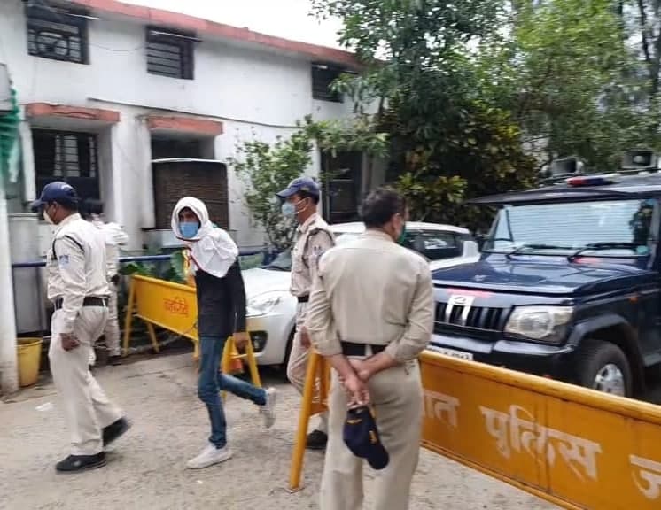 मध्य प्रदेश का नटवरलाल “केबीसी” पुलिस गिरफ्त में, 2 साल से थी तलाश