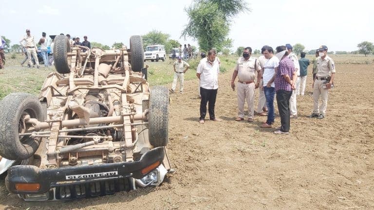 Damoh News: पूर्व सरपंच हत्याकांड मामले में कार्रवाई, TI और बीट प्रभारी पर गिरी गाज