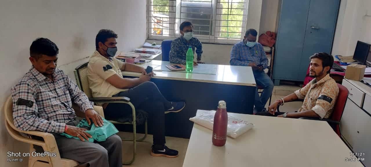 Alirajpur : प्रांतीय आह्वान पर आज से पटवारी संघ का चरणबद्ध आंदोलन शुरू