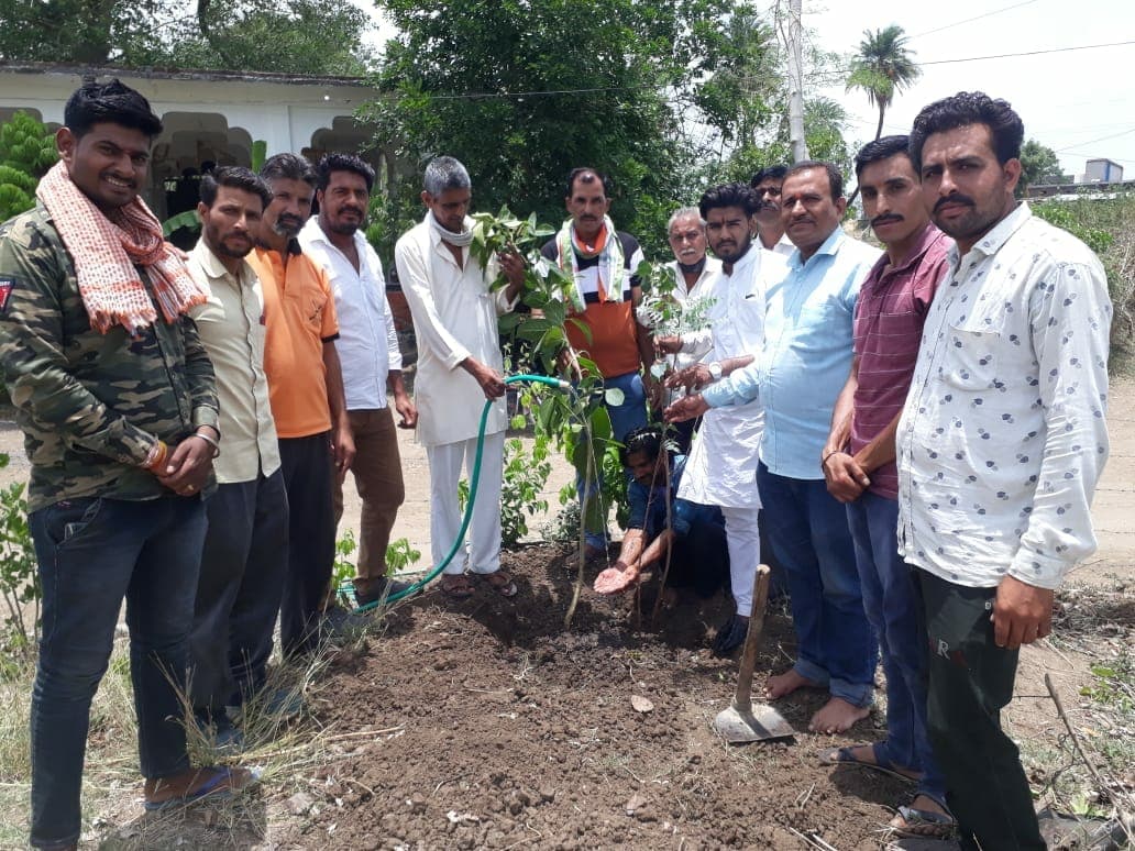 गुरुपूर्णिमा पर अनूठी पहल, सन्त की स्मृति में जारी है पौधारोपण, मंत्री-विधायकों ने की तारीफ