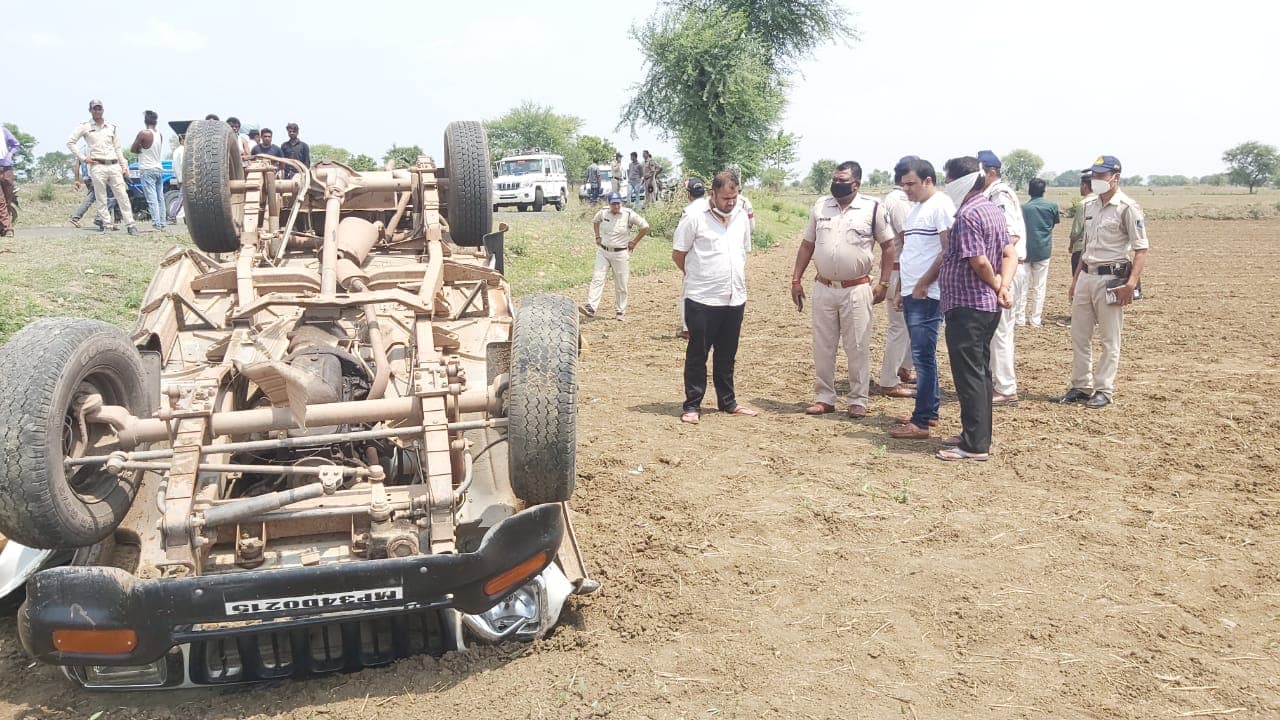 Damoh : पुरानी रंजिश में पूर्व सरपंच को  सरेआम मारी गोलियां, मौत, पुलिस जांच में जुटी