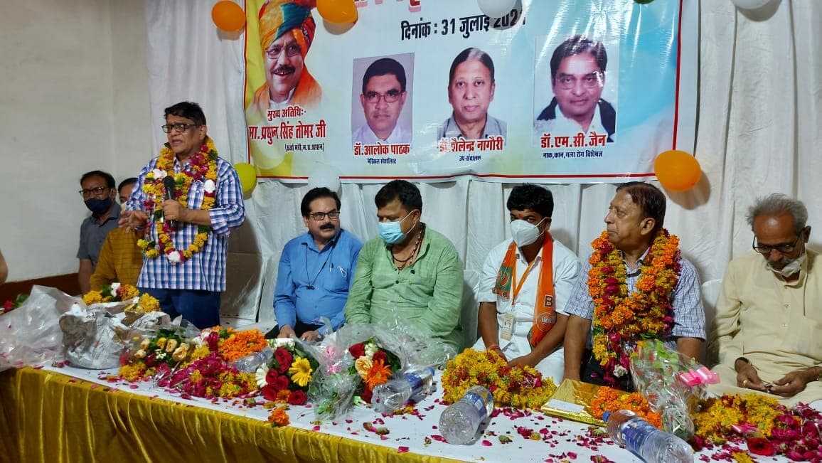 सेवानिवृत चिकित्सकों से बोले ऊर्जा मंत्री, आपकी इच्छा हो तो “पुनः सेवा के लिए प्रयास करूँ “