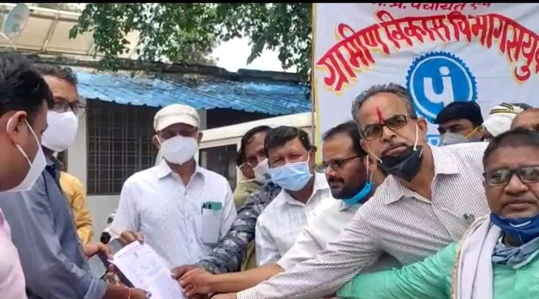 पंचायत एवं ग्रामीण विकास विभाग संयुक्त मोर्चा ने अपनी 12 सूत्री मांगों को लेकर एसडीएम को सौंपा ज्ञापन