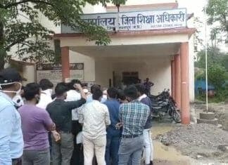 जबलपुर शिक्षा अधिकारी का कारनामा, प्यून की योग्यता रखने वालों को बना दिया सहायक शिक्षक विज्ञान