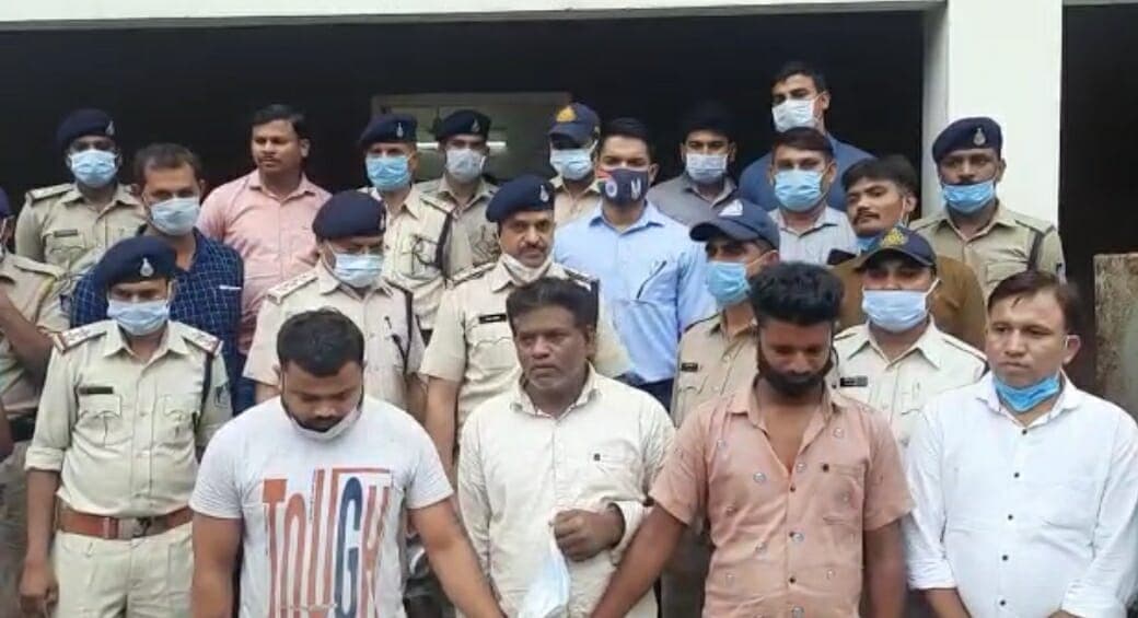 Khargone : अंग्रेजी ब्रांड की नकली शराब बनाने वाला गिरोह पकड़ाया, हो सकते हैं बड़े खुलासे