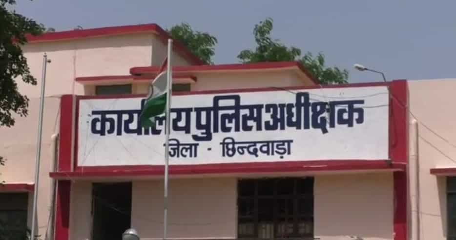 छिंदवाड़ा- दबंगों ने खेत में खड़ी फसल पर चलाया ट्रैक्टर, कब्जा किया, पीड़ित ने की न्याय की मांग