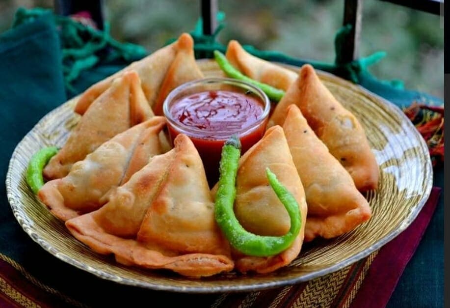 महंगे समोसे ने ली जान, युवक ने पेट्रोल डालकर खुद को जलाया
