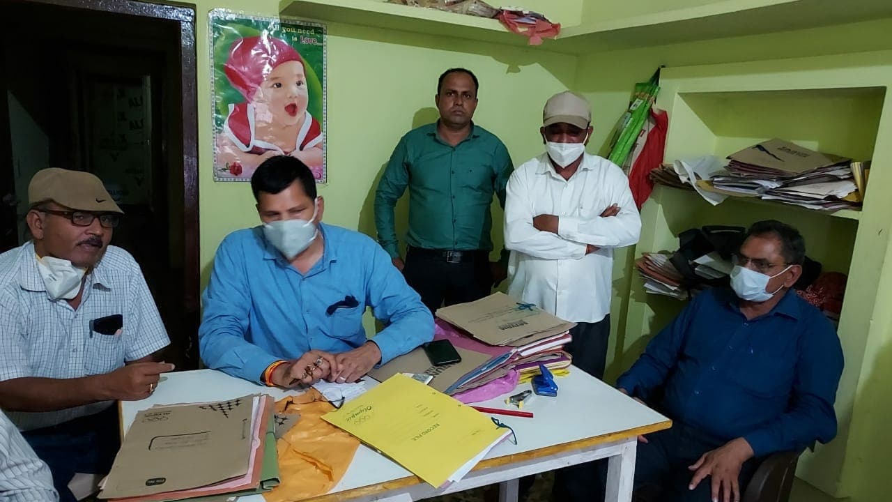 Ratlam News: लोकायुक्त के हत्थे चढ़ा पंचायत सचिव, रिश्वत लेते रंगेहाथों गिरफ्तार