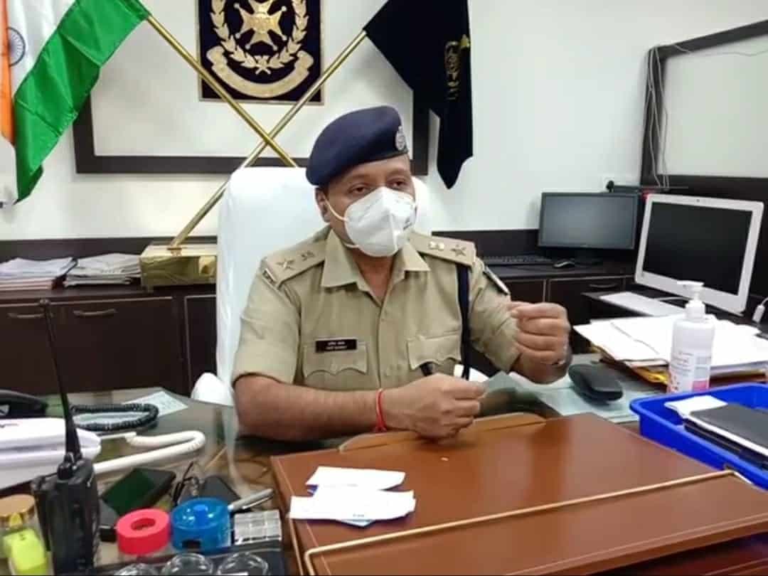 सराफा व्यापारियों से 60 लाख की ठगी करने वाले तीन पुलिस आरक्षक सेवा से बर्खास्त