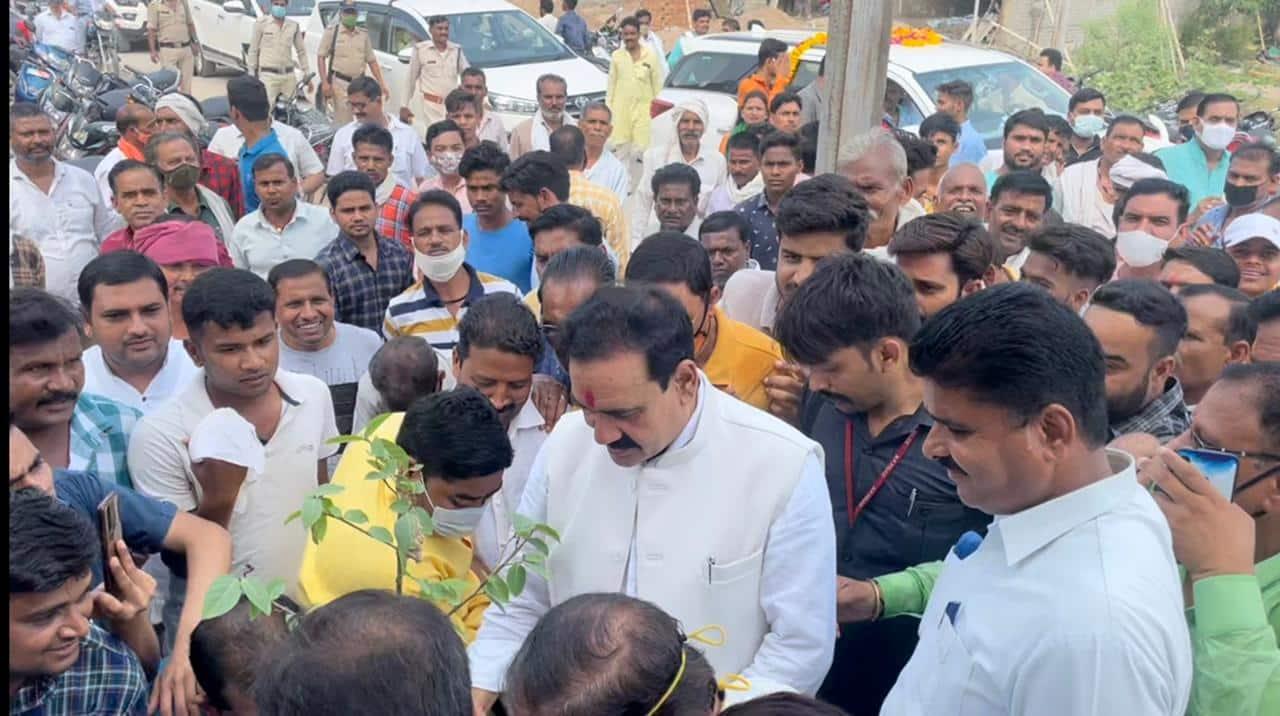 Dabra News: बिना मुद्दों की राजनीति जानते हैं कांग्रेसी- नरोत्तम मिश्र