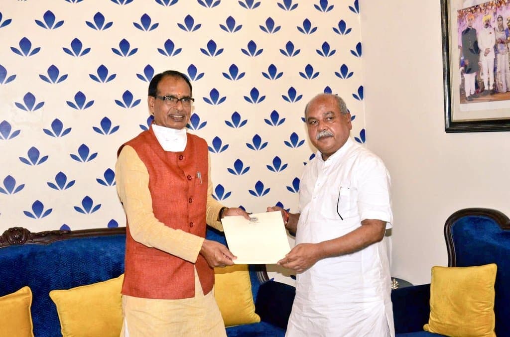 दिल्ली पहुंचे सीएम शिवराज, केंद्रीय कृषि मंत्री तोमर के साथ फसल बीमा योजना पर चर्चा