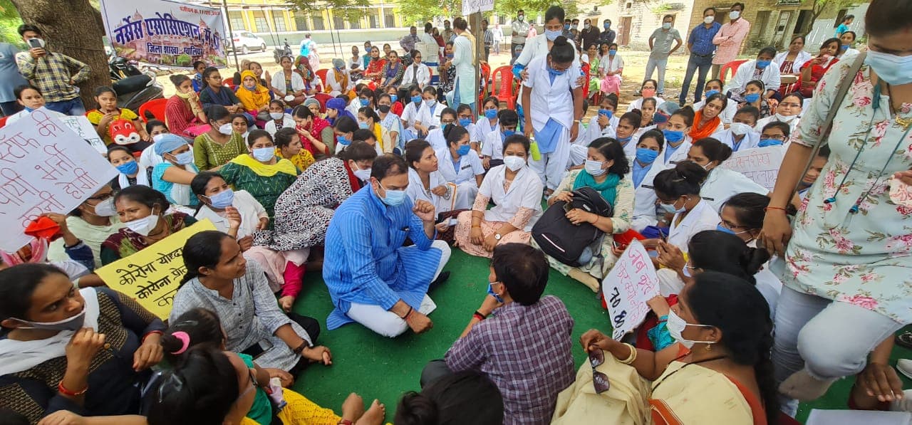 नर्सेस के समर्थन में कांग्रेस विधायक, साथ जाकर मंत्री से कराएंगे मुलाकात