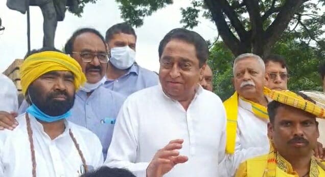 विश्व आदिवासी दिवस पर छुट्टी न मिलने को लेकर सदन में हंगामा, कांग्रेस ने कहा सरकार ने आदिवासी समाज का अपमान किया है