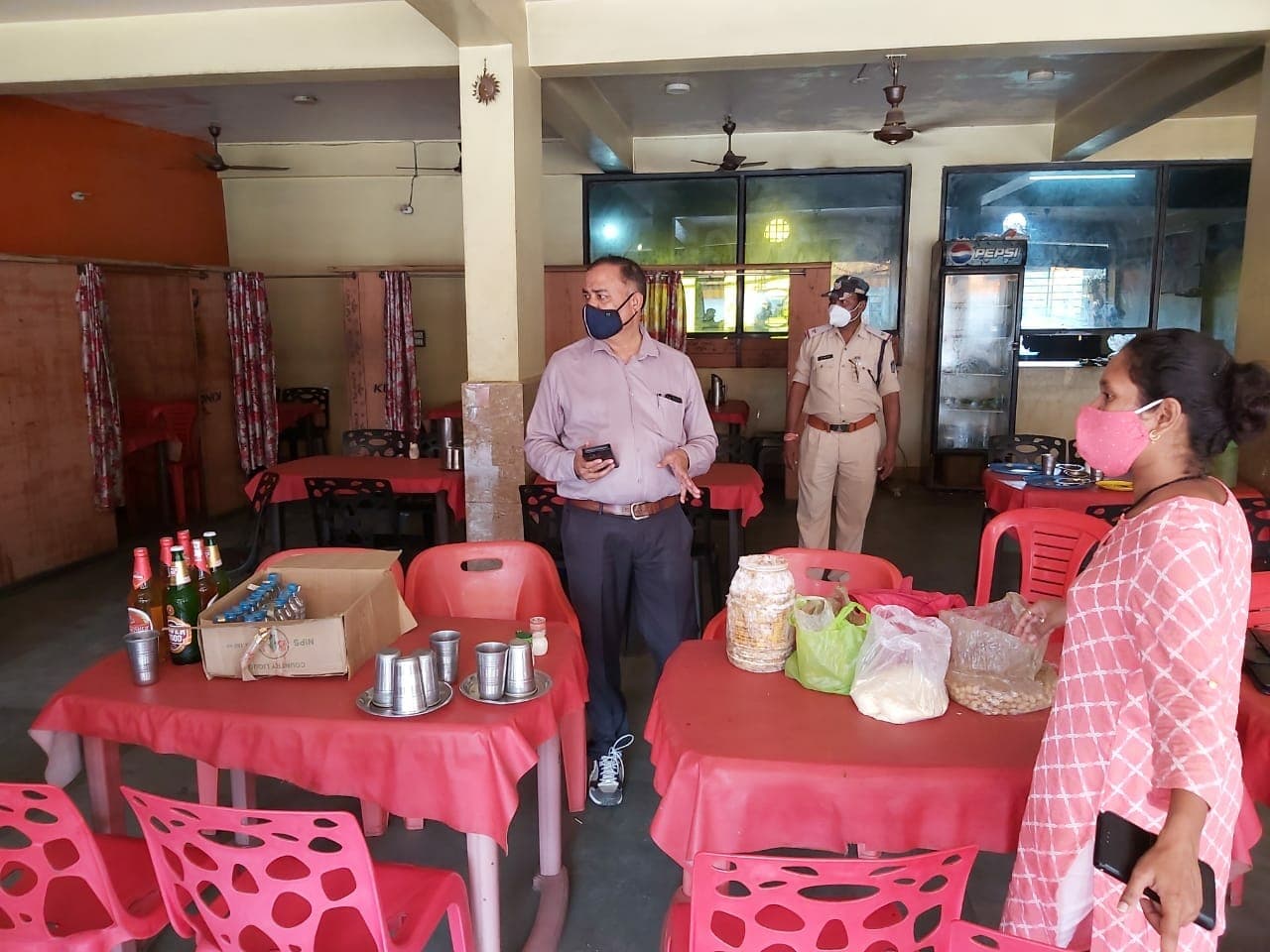 Itarsi : खाद्य विभाग की कार्रवाई, निरीक्षण में मिली बड़ी मात्रा मे शराब और घरेलू गैस सिलेंडर, हुई FIR