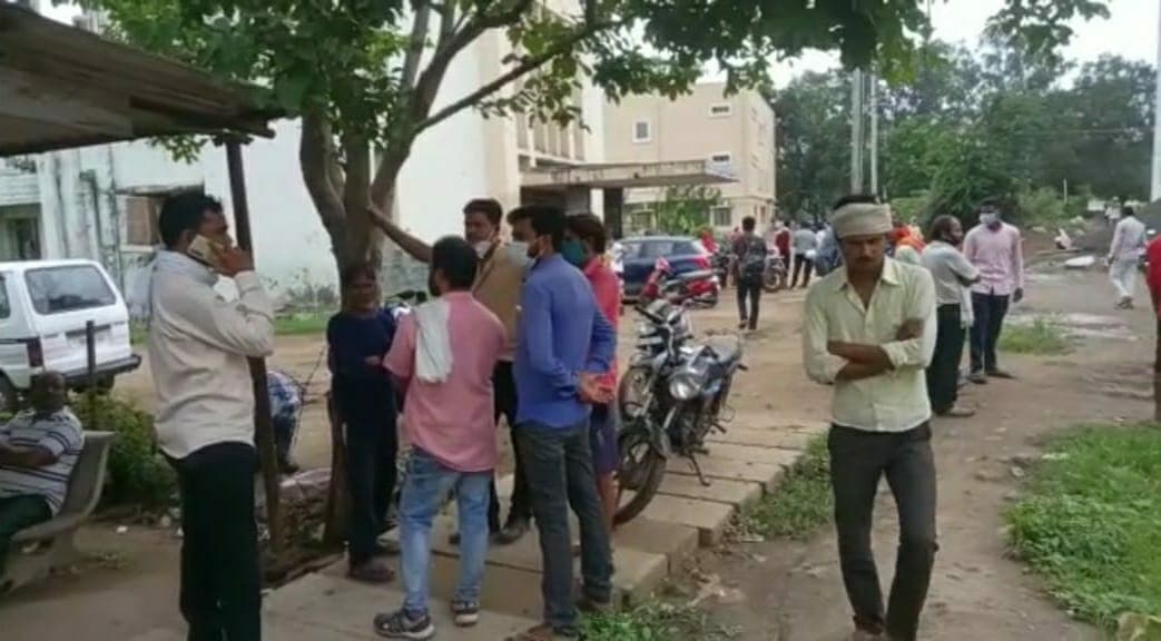 अवैध शराब की शिकायत करना पड़ा महंगा, डंपर से कुचलकर हत्या, आरोपी फरार