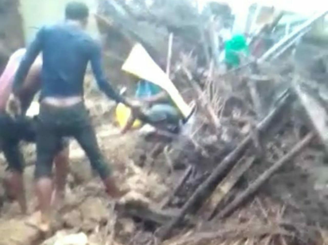 रीवा में बड़ा हादसा बारिश में कच्चा मकान गिरा, मां- बेटे सहित दो बच्चियों की मौत