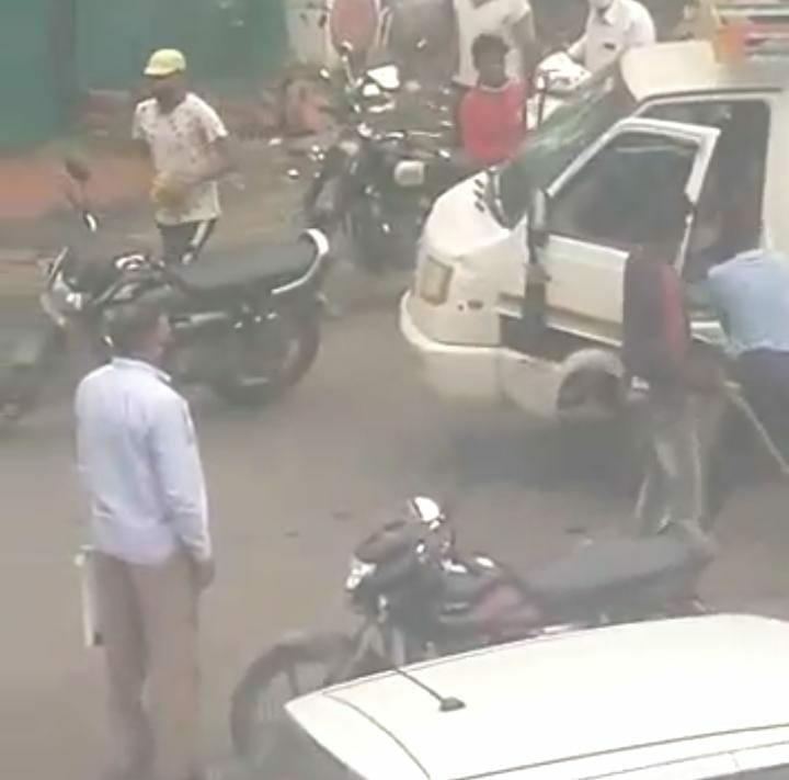 Ujjain: जब बीच सड़क पर सरपट भागे सुअर, VIDEO VIRAL