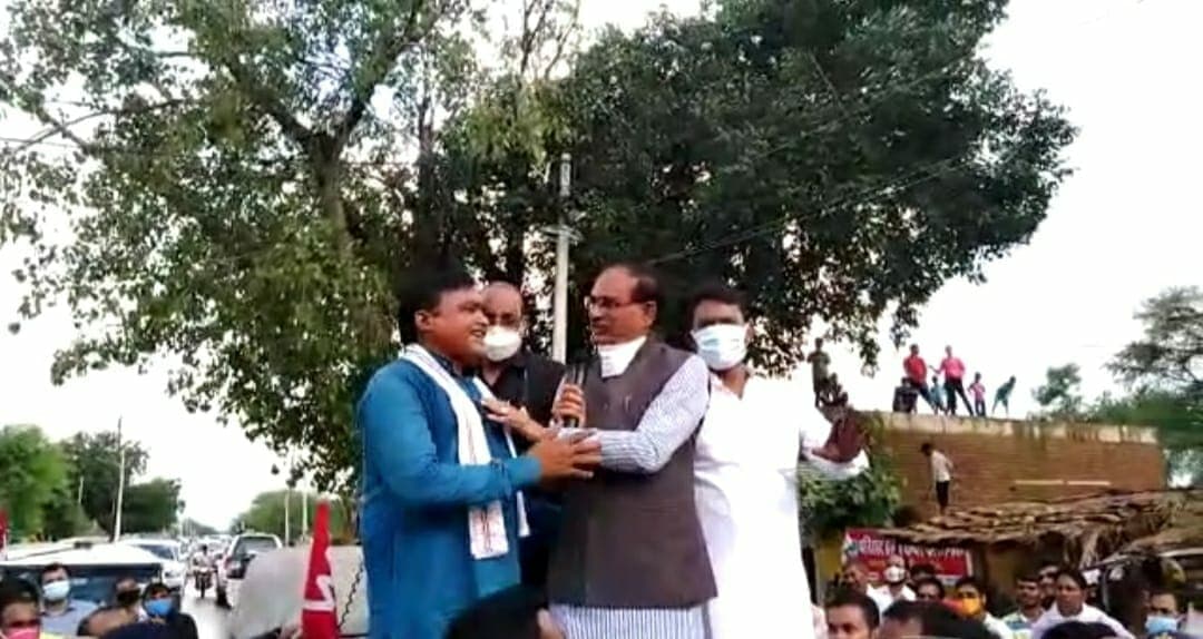 Video : सीएम की कांग्रेस विधायक को नसीहत, विधानसभा में करेंगे दो दो हाथ, आफत में रहो साथ
