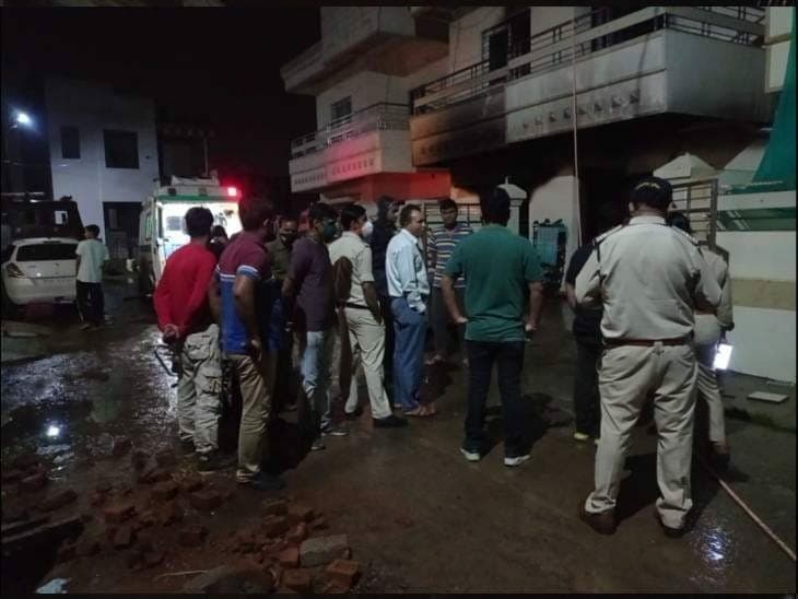 Jabalpur News: घर में अचानक लगी आग, प्रोटोकॉल इंस्पेक्टर की पत्नी समेत 3 की मौत