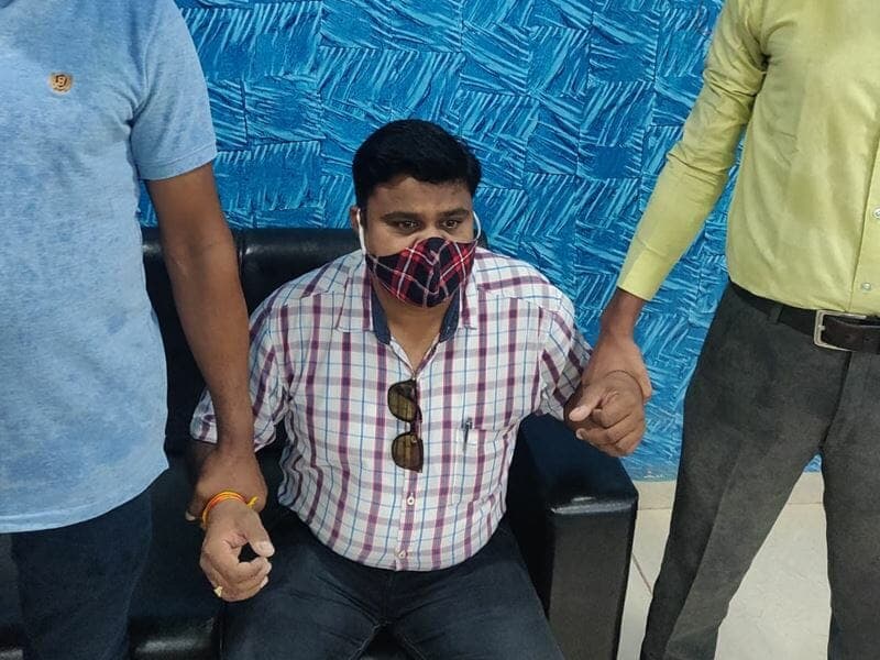 Ujjain News: लोकायुक्त के शिकंजे में फंसा सहायक निरीक्षक, रिश्वत लेते रंगेहाथों गिरफ्तार