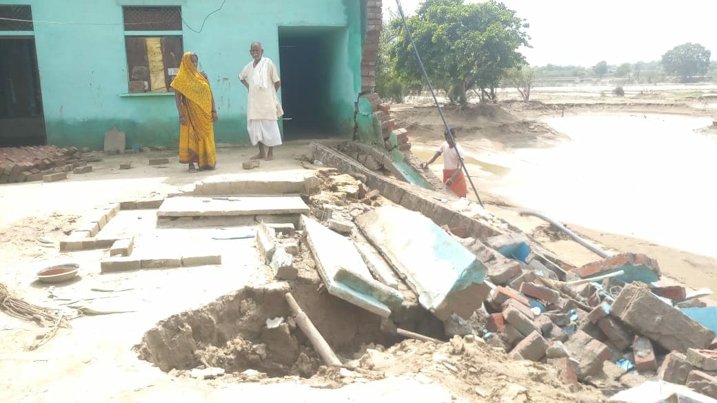 MP Flood: बाढ़ में उजड़ गया घर, भूख प्यास से तड़प रहे ग्रामीण, गंदा पानी पीने को मजबूर