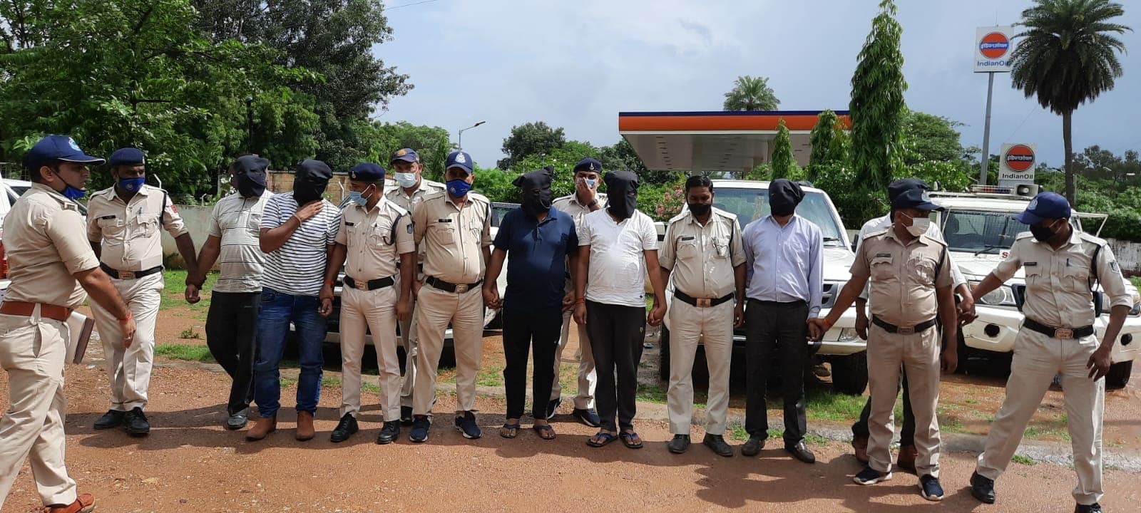 फ़िल्म स्पेशल 26 की तर्ज पर लूट, पुलिस के हत्थे चढ़े नकली सीबीआई अधिकारी
