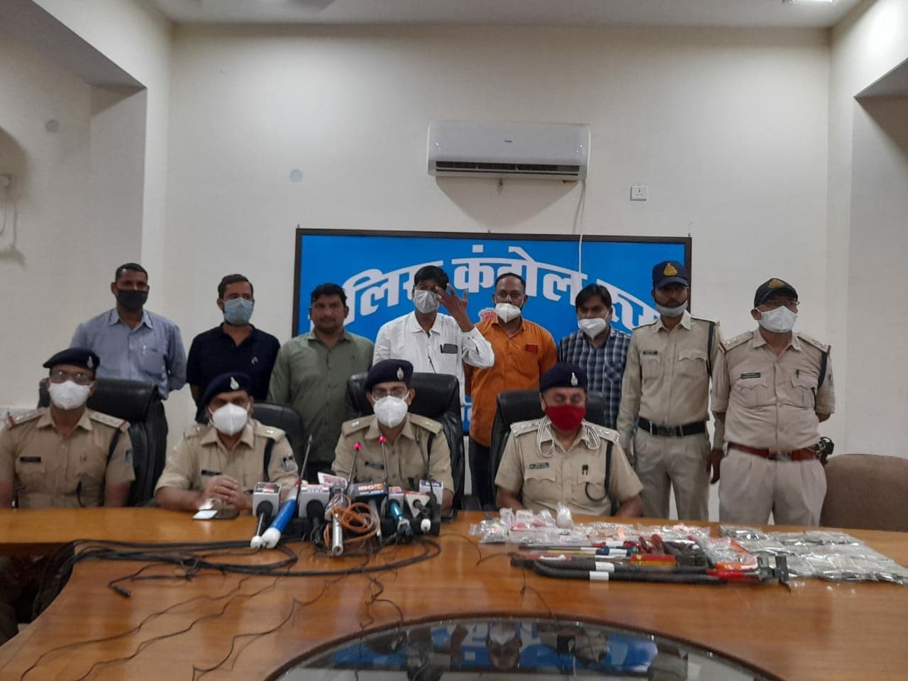 जबलपुर पुलिस ने पकड़े शातिर चोर, 21 लाख कीमत का सामान जब्त