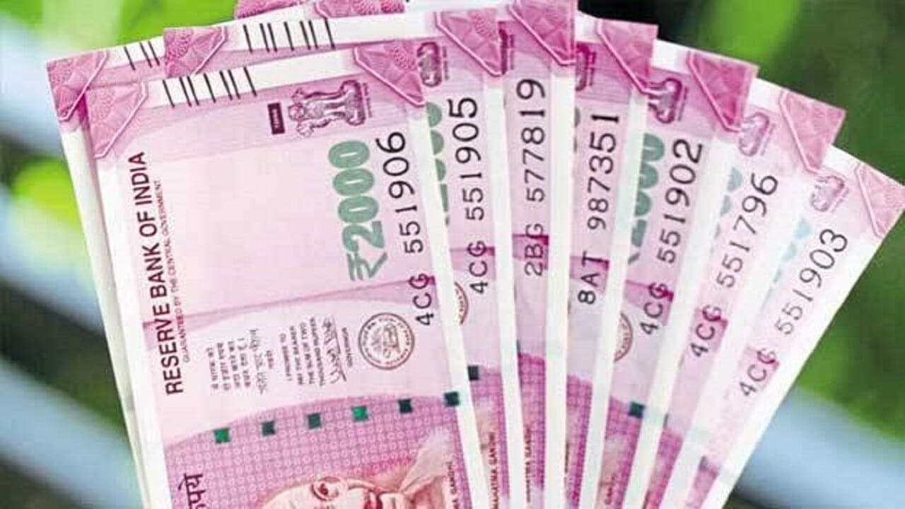 कर्मचारियों के लिए गुड न्यूज, 49000 तक बढ़ सकती है बेसिक सैलरी, कैबिनेट बैठक आज