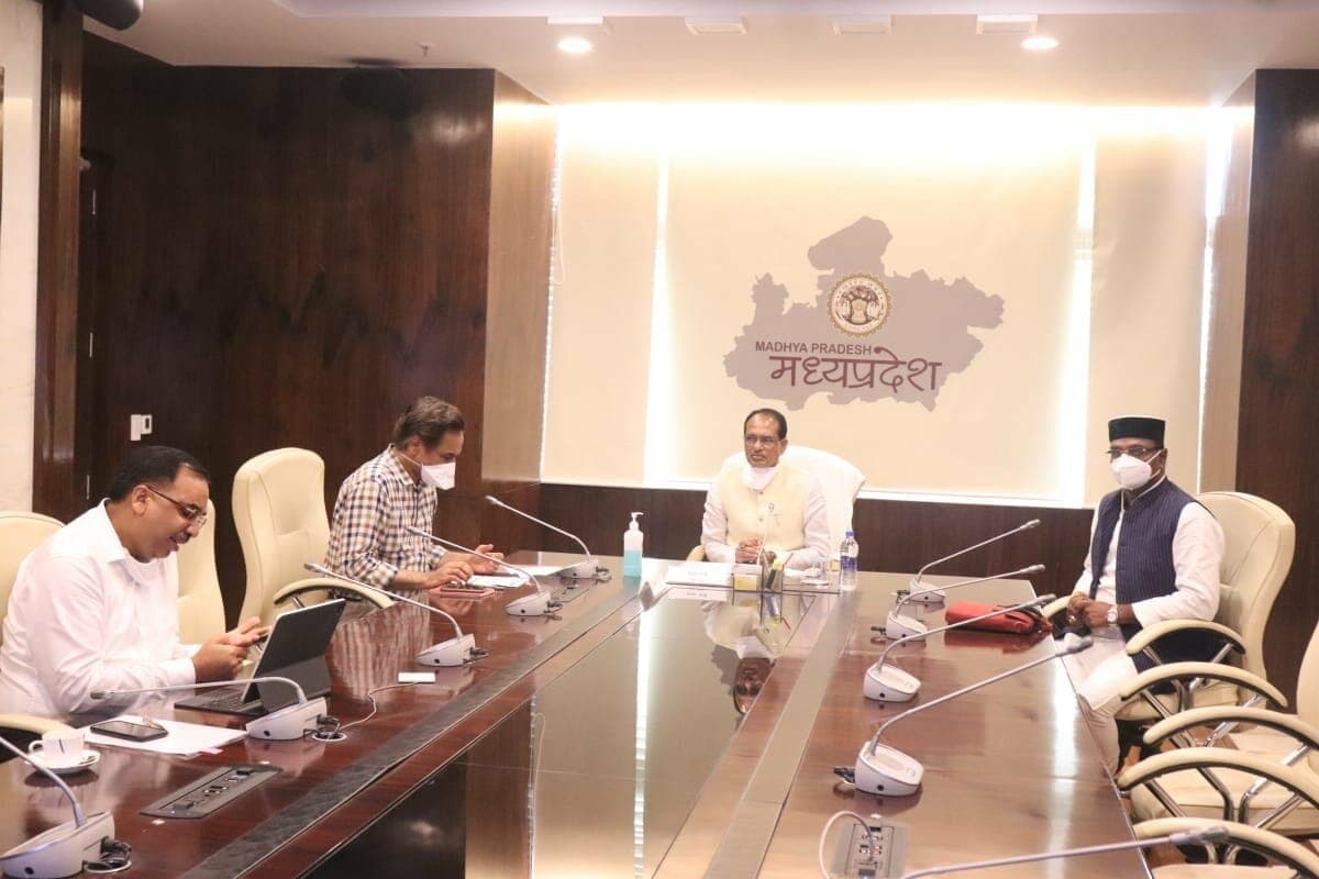 कोविड समीक्षा बैठक : वैक्सीनेशन को लेकर सीएम शिवराज ने दिए ये महत्वपूर्ण निर्देश
