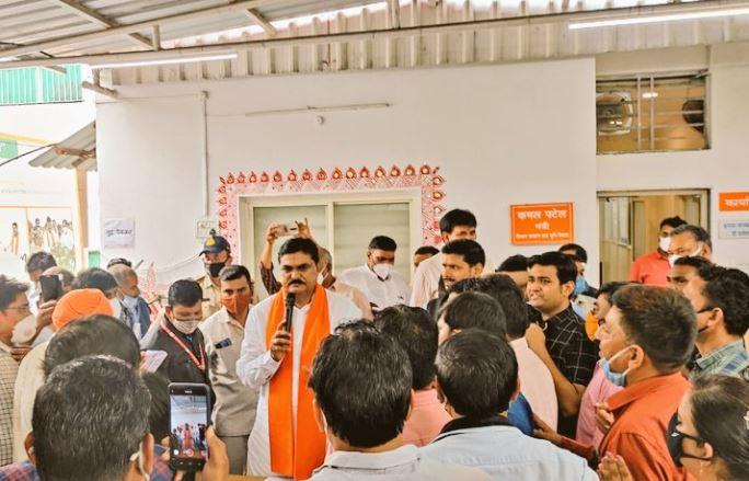 MP News : अधिकारी-कर्मचारियों को कृषि मंत्री ने दिया आश्वासन- हित में निर्णय लेंगे