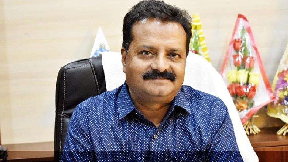 अलीराजपुर जिला कलेक्टर मनोज पुष्प डेंगू की चपेट में, इंदौर में करा रहे इलाज