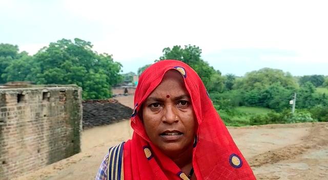 प्रधानमंत्री की महत्वाकांक्षी योजना शौच मुक्त गांव में जंगलों में जाने को मजबूर ‘लोटा महिला टोली’, जानें मामला