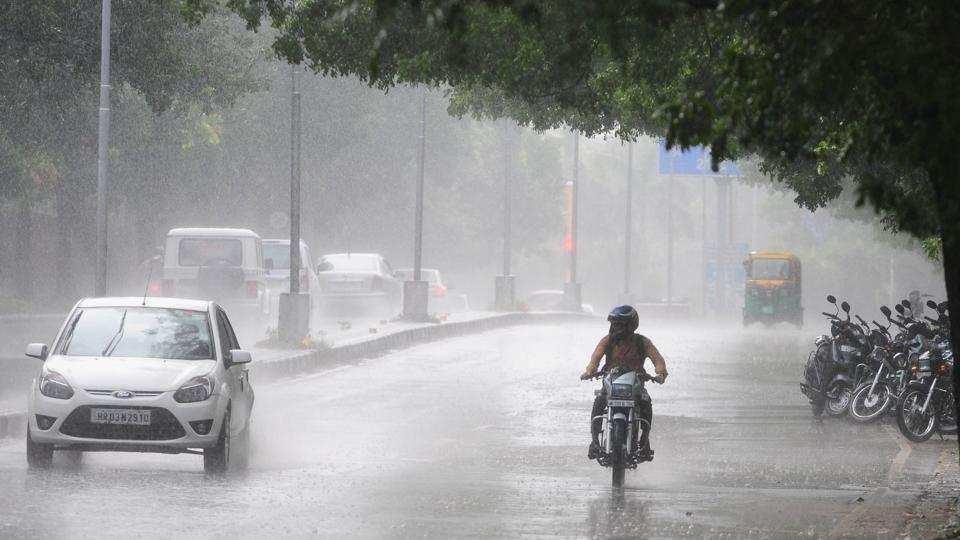 MP Weather: फिर बदले मौसम के मिजाज, बूंदाबांदी के आसार, इन राज्यों में भारी बारिश