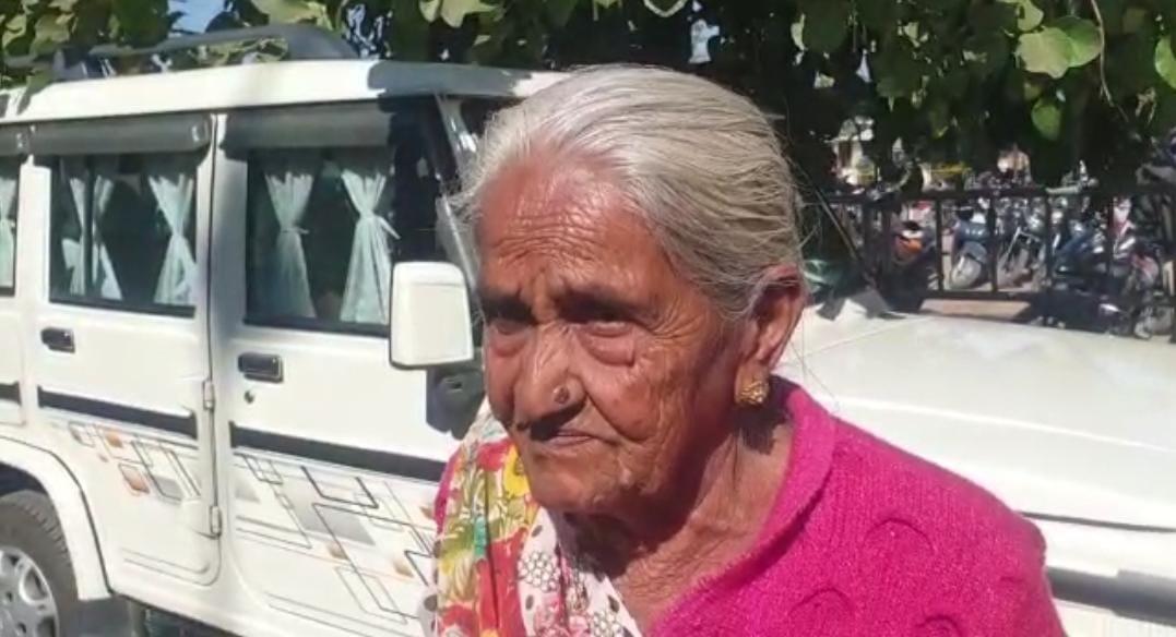 रिटायर्ड प्रधानाध्यापिका का आरोप, सगे बेटे ने ही चुरा लिए उसके 15 लाख रुपये और जेवर