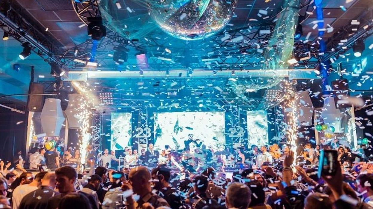 अगर नहीं लगवाए कोरोना वैक्सीन के दोनों डोज, तो नहीं मना सकते है आप नये साल का जश्न