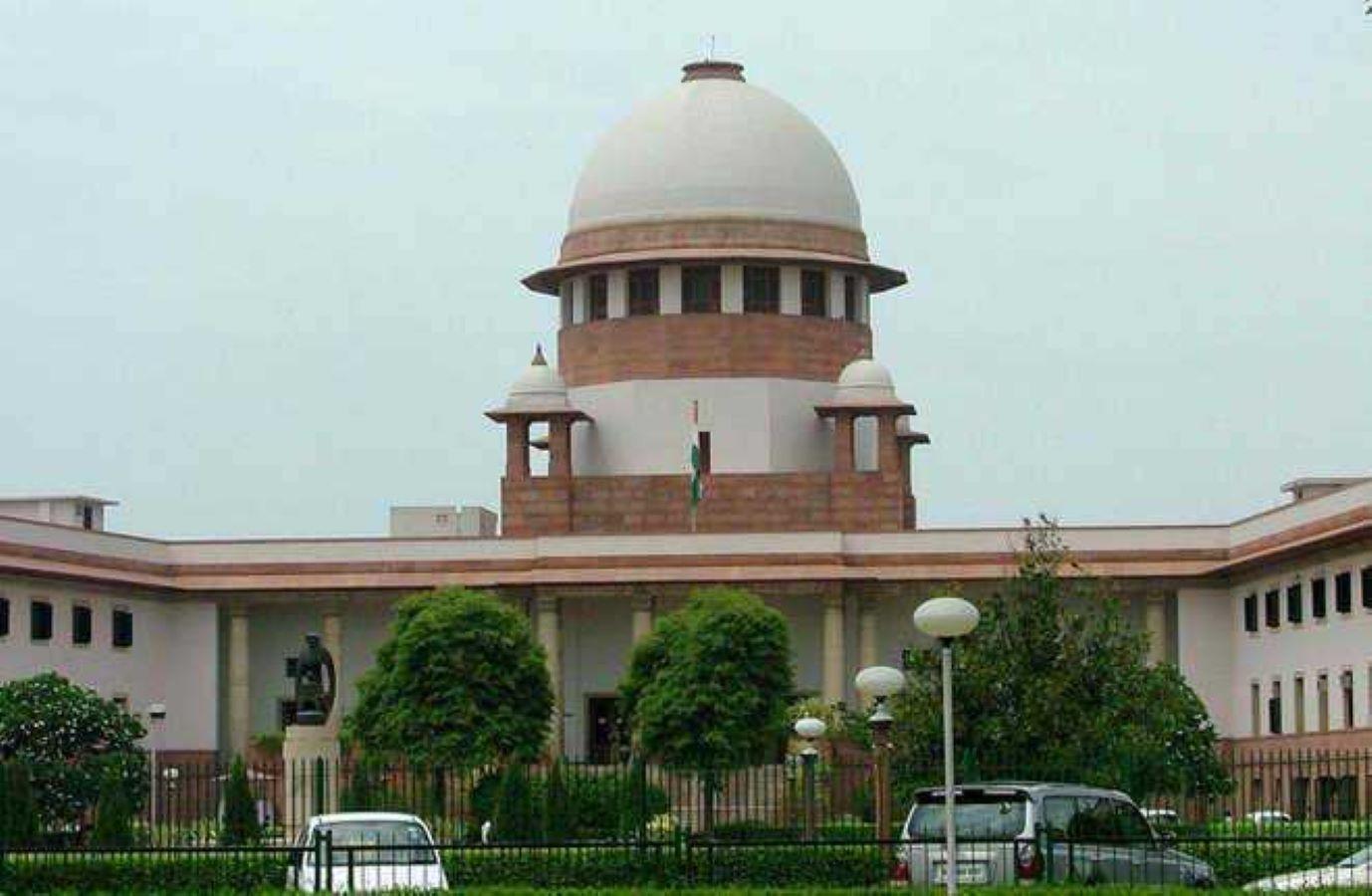 ज्ञानवापी केस पर SC का निर्देश: शिवलिंग की जगह को किया जाए सुरक्षित, लेकिन नमाज़ पर रोक नहीं    