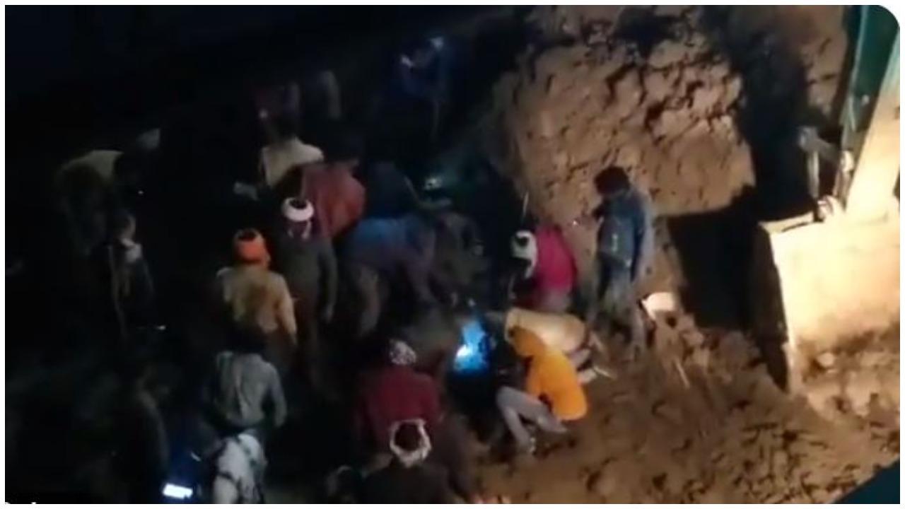 MP News: सागर में ROB की मिट्‌टी धंसी, 2 इंजीनियरों की मौत, 3 को सुरक्षित निकाला