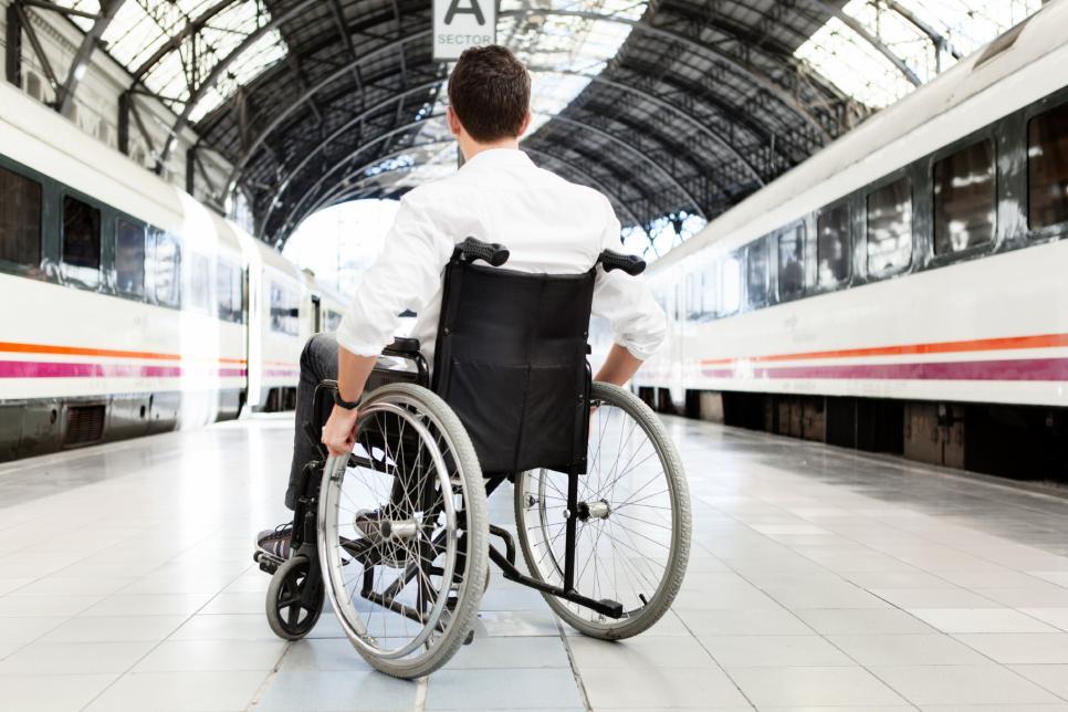 Handicapped people : दिव्यांगजनों को लेकर बड़ी खबर, रेलवे स्टेशनों पर मिलेगी मुफ्त में ये सुविधाएं