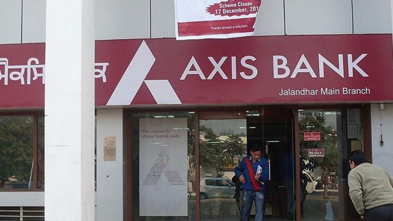 Axis Bank के ग्राहकों को बड़ा झटका! 1 जून से बदल जाएंगे ये नियम, देने होंगे अधिक चार्ज
