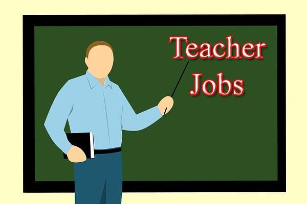 Teacher Recruitment 2022: यहां 8700 पदों पर निकली है भर्ती, लास्ट डेट नजदीक, जल्द करें अप्लाई, जानें आयु-पात्रता