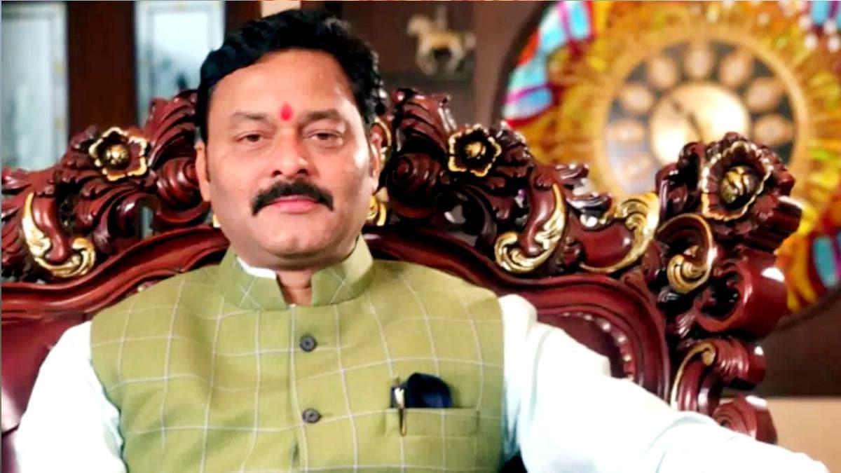 आधुनिक श्रवण कुमार है ये राजनेता, पिता के नाम को किया अमर