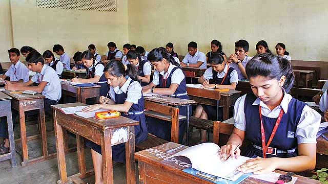 यूपी बोर्ड : बोर्ड की गलती छात्रों को फायदा, 16 अलग अलग सब्जेक्ट्स में मिलेंगे एक्स्ट्रा मार्क्स