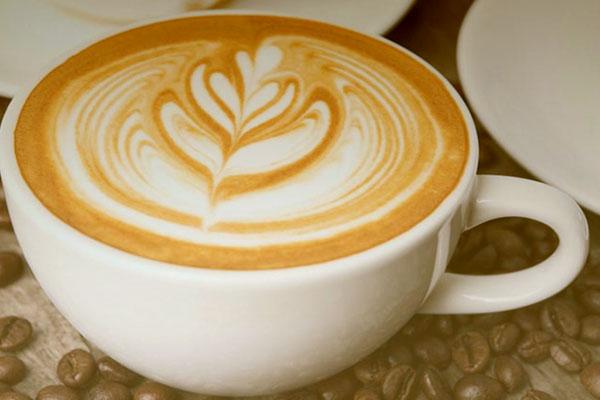 कैफे जैसी टेस्टी कॉफी घर पर ही बनाएं, एक शानदार ट्रिक से मिलेगा कैफे जैसा स्वाद