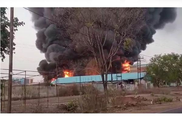 सीहोर: पचामा के फैक्ट्री में लगी भीषण आग, 2 लोगों की मौत, सीएम शिवराज ने की सहायता राशि की घोषणा            