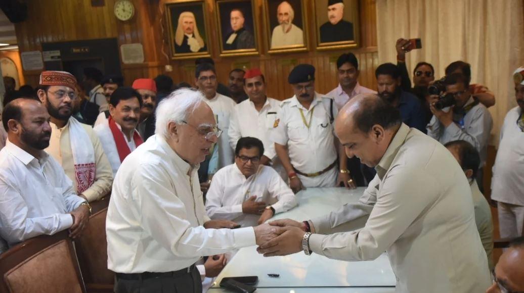 कांग्रेस को बहुत बड़ा झटका, अब वरिष्ठ नेता कपिल सिब्बल ने दिया इस्तीफा