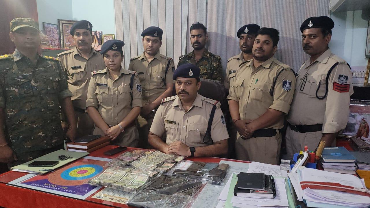 कोतवाली पुलिस की बड़ी कार्यवाही, 25 जुआरियों सहित 8 लाख 49 हजार 700 रूपए एवं 20 मोबाइल किए जप्त