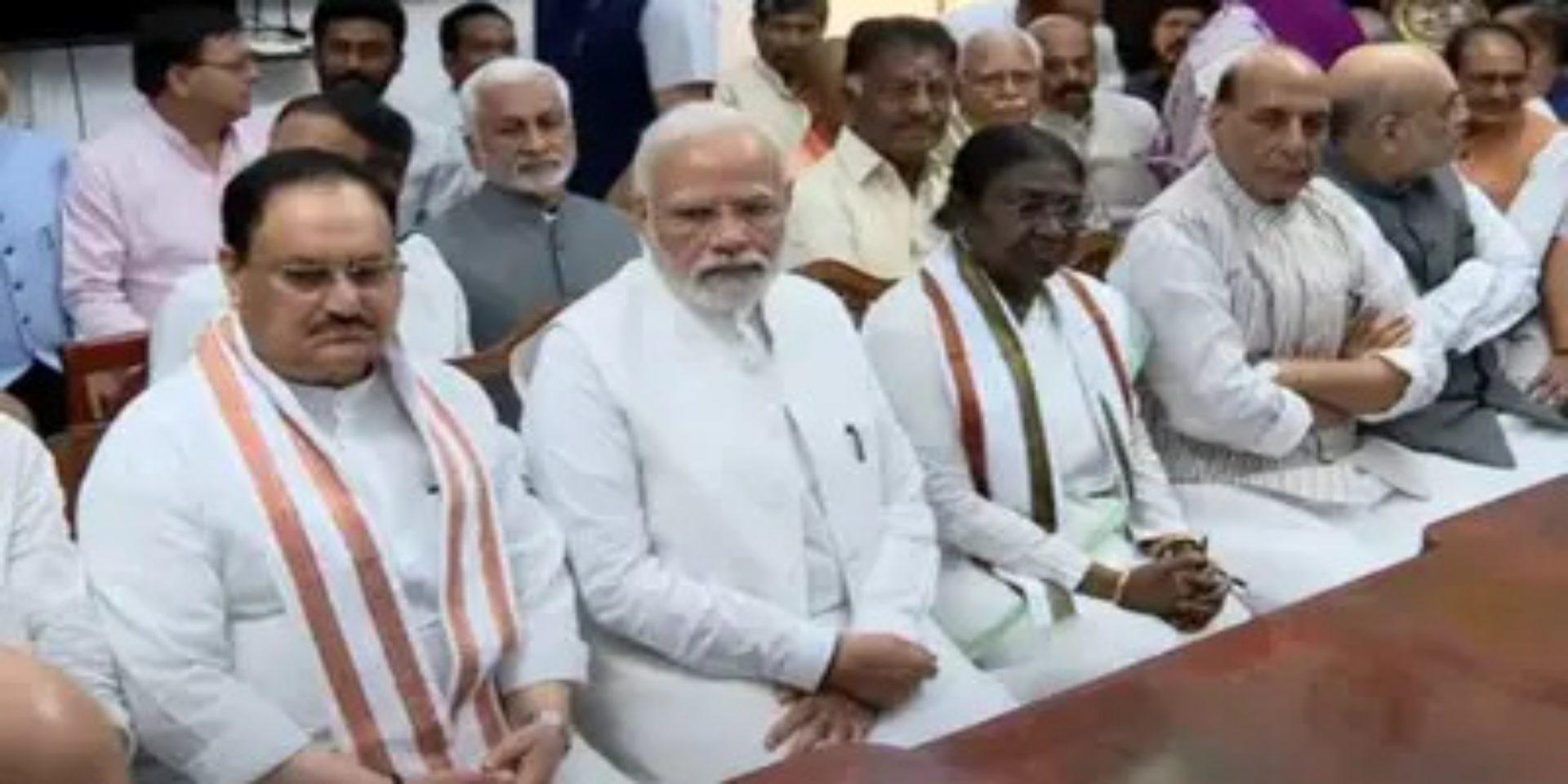 President Election 2022 : द्रौपदी मुर्मू ने दाखिल किया नॉमिनेशन, सोनिया गांधी- ममता सहित पवार से मांगा समर्थन, पीएम मोदी बने पहले प्रस्तावक