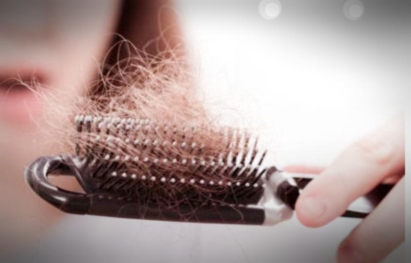 Hair fall से हैं परेशान! इन देसी नुस्खों का प्रयोग कीजिये और कुछ ही दिनों में देखिये फर्क