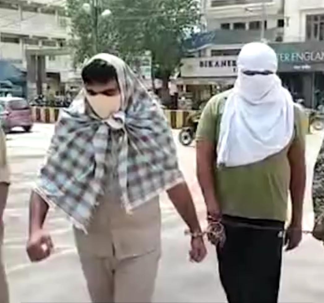 मुरैना : पुलिस की वर्दी में DRUG तस्करी कर रहे दो भाई चढ़े पुलिस के हत्थे